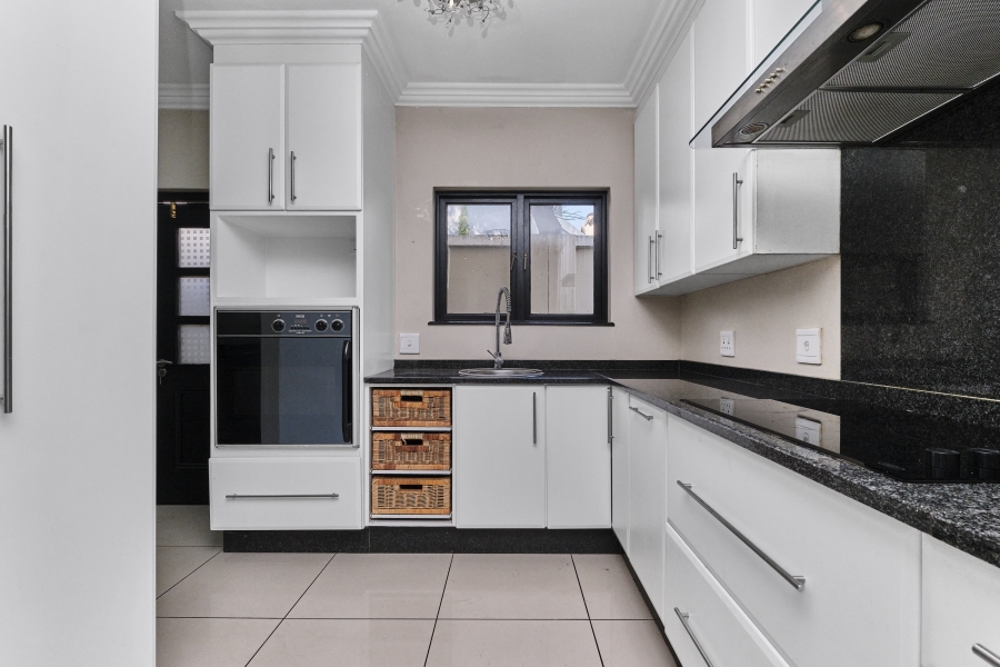 4 Bedroom Property for Sale in Broadacres Gauteng