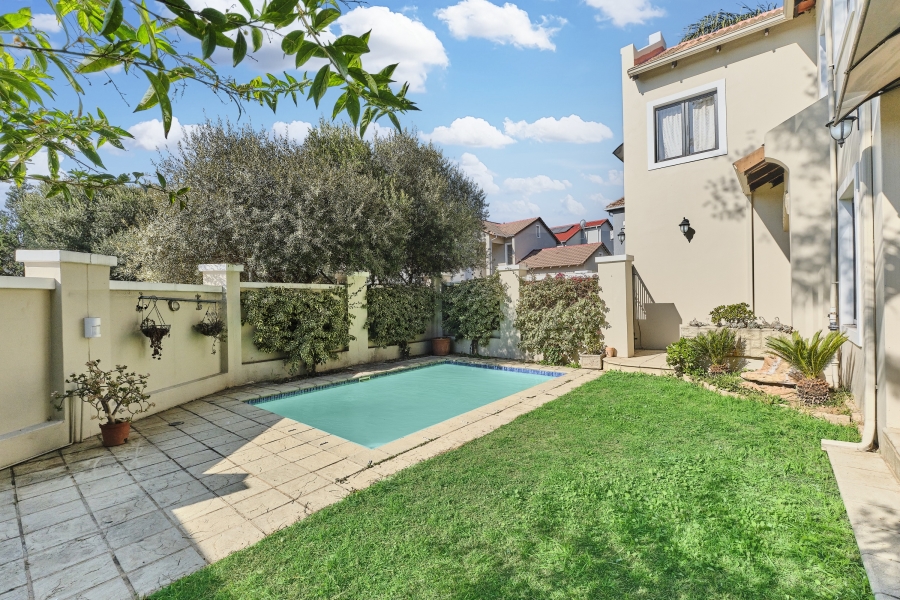 4 Bedroom Property for Sale in Broadacres Gauteng
