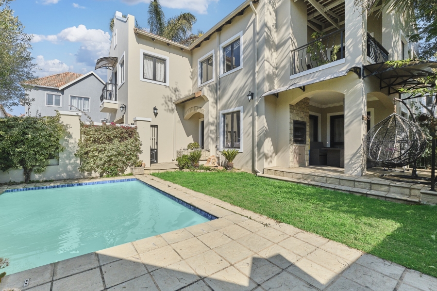 4 Bedroom Property for Sale in Broadacres Gauteng