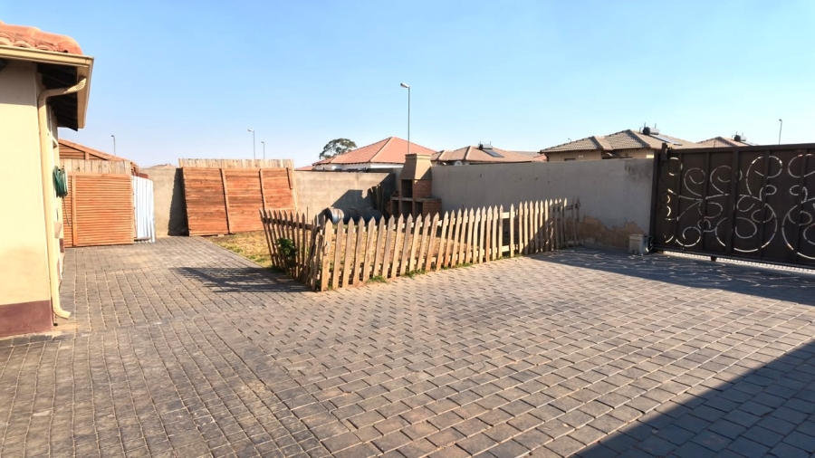 3 Bedroom Property for Sale in Delmore Park Gauteng