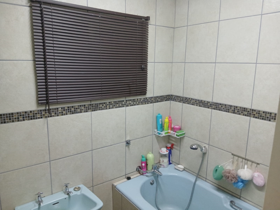4 Bedroom Property for Sale in Vanderbijlpark CW 5 Gauteng