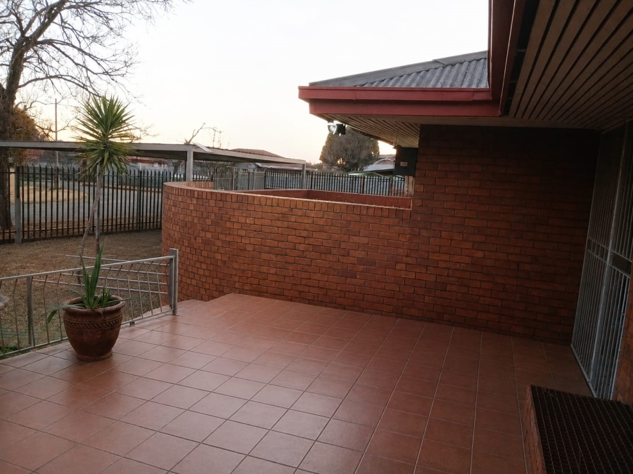 4 Bedroom Property for Sale in Vanderbijlpark CW 5 Gauteng