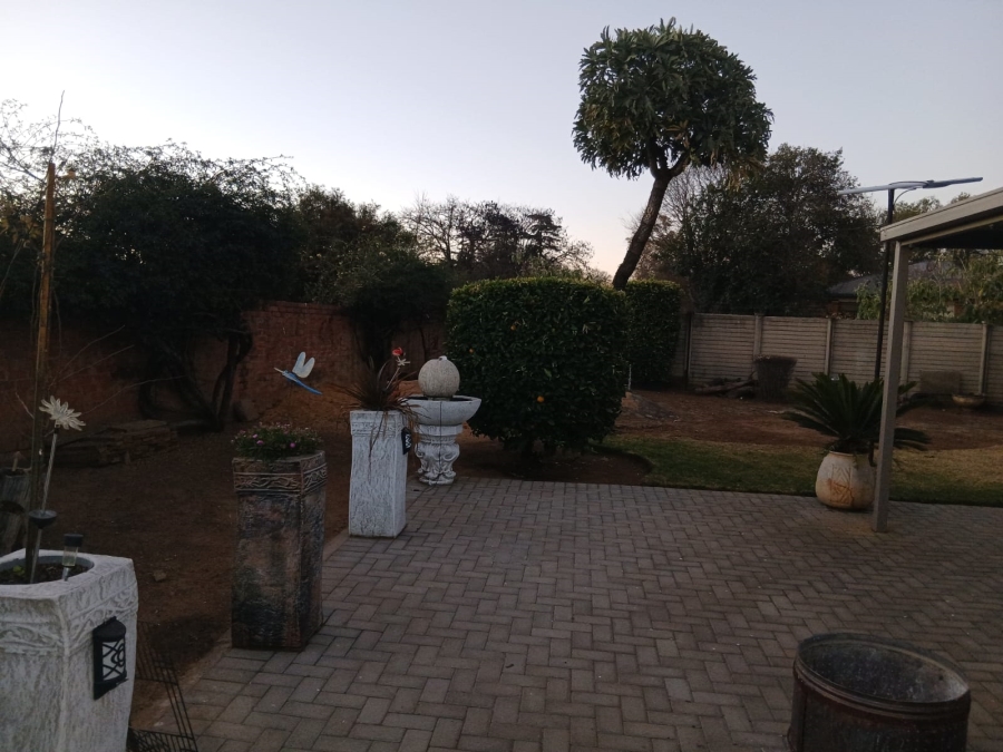 4 Bedroom Property for Sale in Vanderbijlpark CW 5 Gauteng