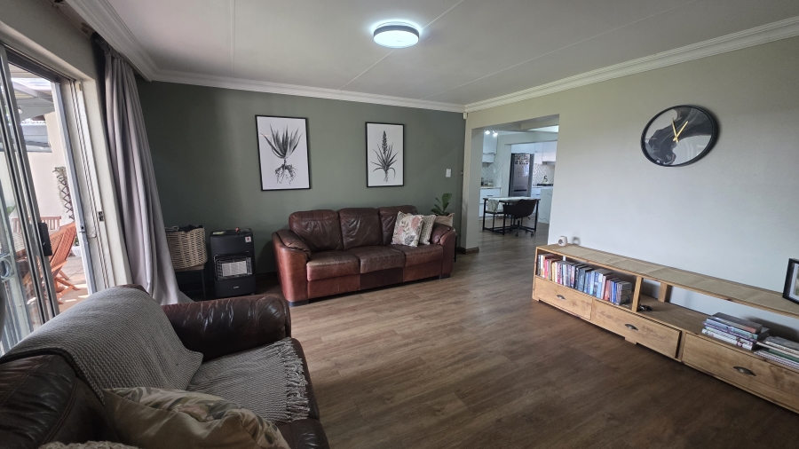 3 Bedroom Property for Sale in Garsfontein Gauteng