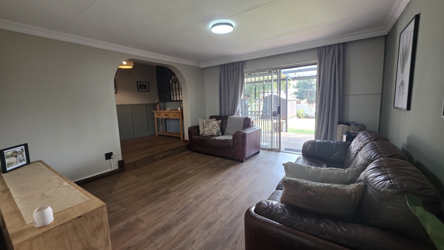 3 Bedroom Property for Sale in Garsfontein Gauteng
