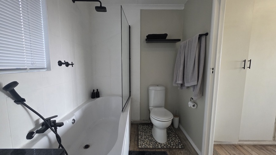 3 Bedroom Property for Sale in Garsfontein Gauteng