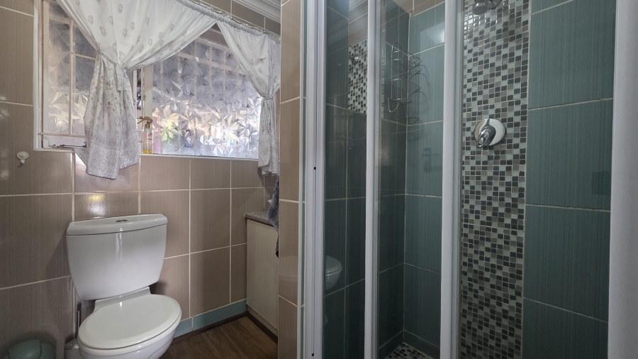 3 Bedroom Property for Sale in Garsfontein Gauteng