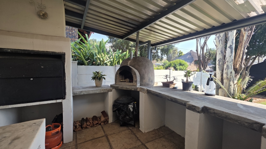 3 Bedroom Property for Sale in Garsfontein Gauteng