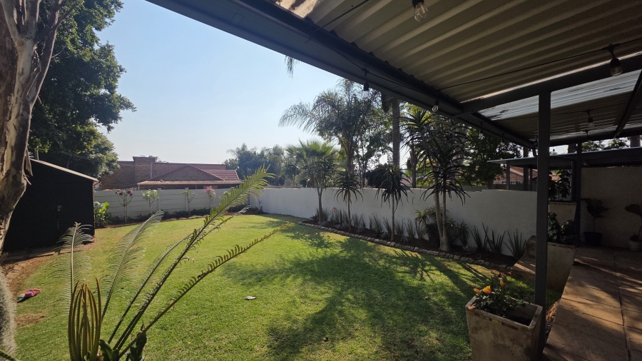 3 Bedroom Property for Sale in Garsfontein Gauteng