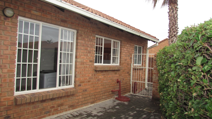 2 Bedroom Property for Sale in Annlin Gauteng