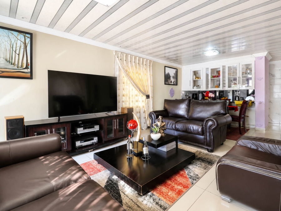 4 Bedroom Property for Sale in Amandasig Gauteng