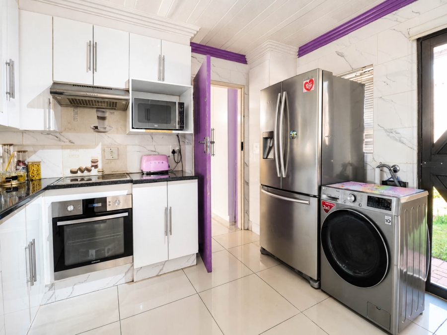 4 Bedroom Property for Sale in Amandasig Gauteng