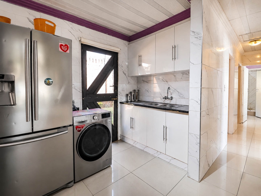 4 Bedroom Property for Sale in Amandasig Gauteng