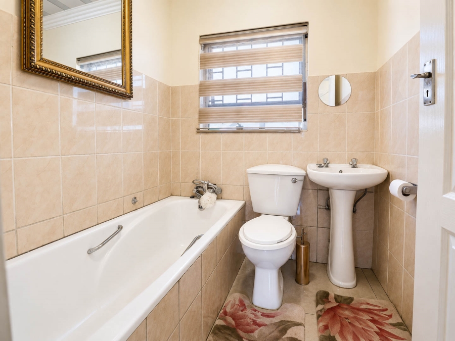4 Bedroom Property for Sale in Amandasig Gauteng