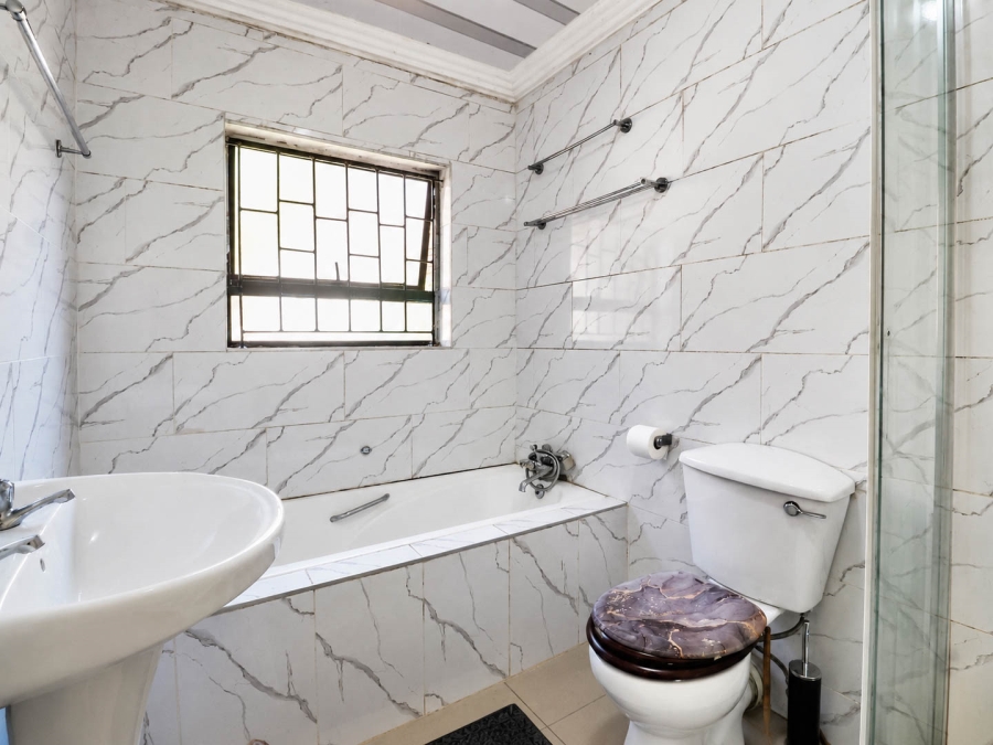 4 Bedroom Property for Sale in Amandasig Gauteng