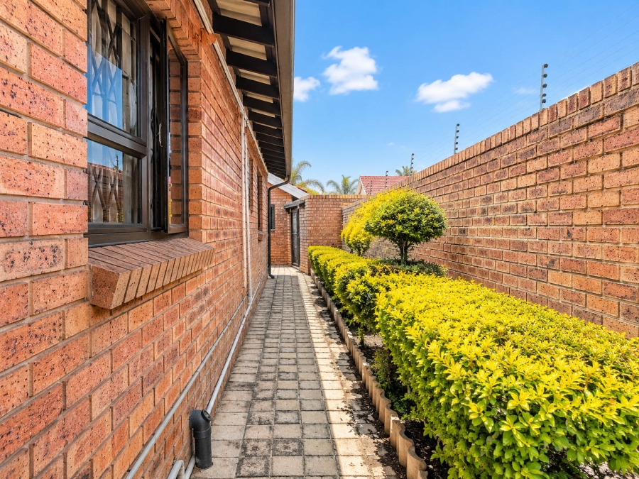 4 Bedroom Property for Sale in Amandasig Gauteng