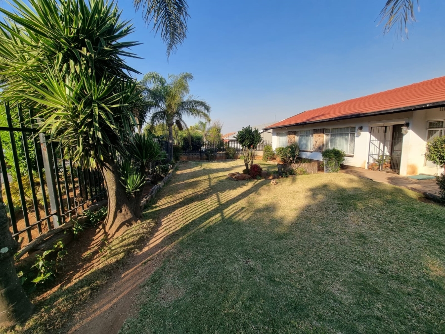 4 Bedroom Property for Sale in Florida Park Gauteng