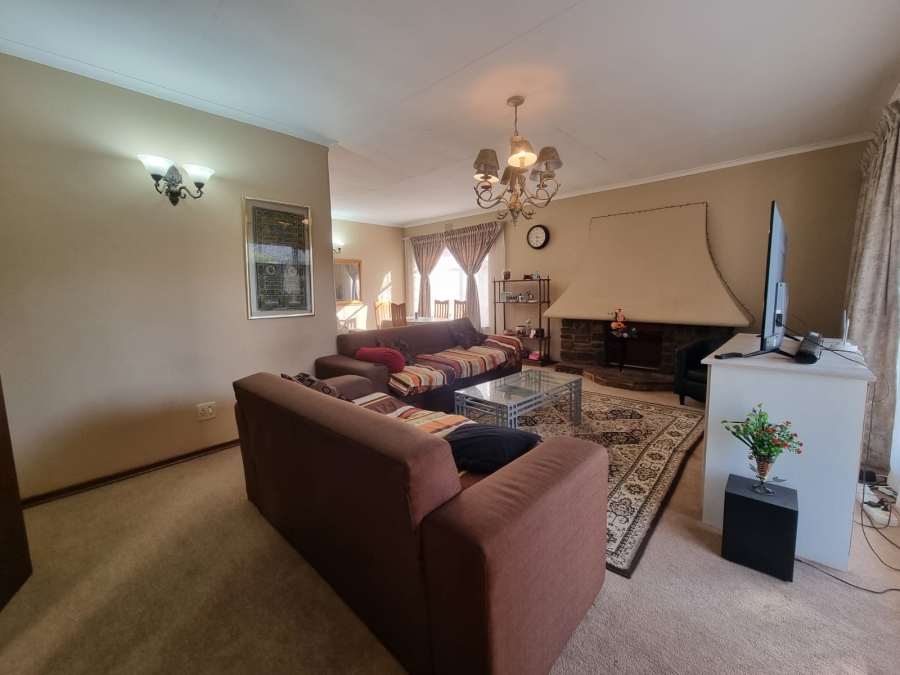 4 Bedroom Property for Sale in Florida Park Gauteng