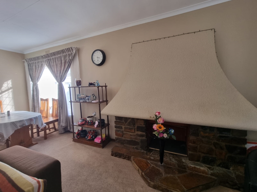 4 Bedroom Property for Sale in Florida Park Gauteng