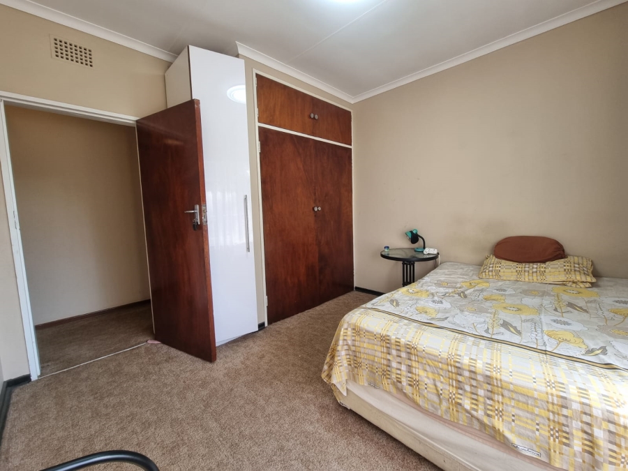 4 Bedroom Property for Sale in Florida Park Gauteng