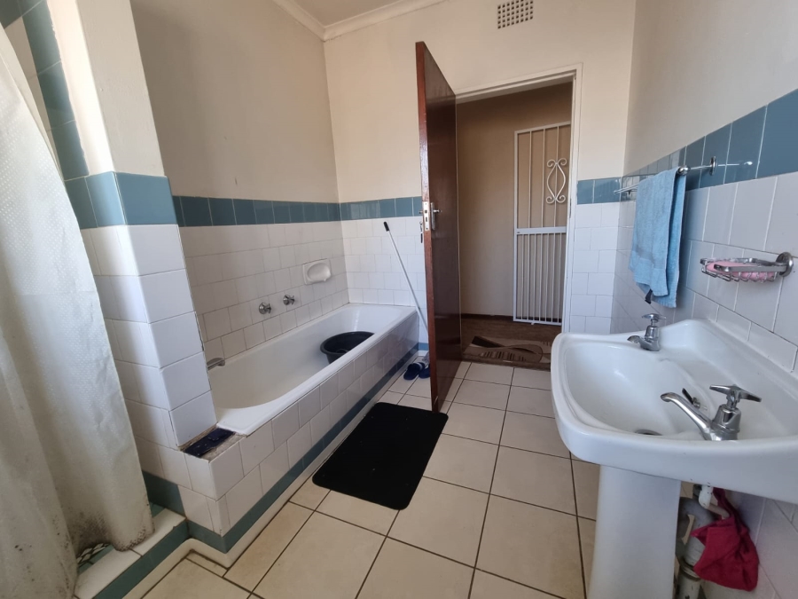 4 Bedroom Property for Sale in Florida Park Gauteng