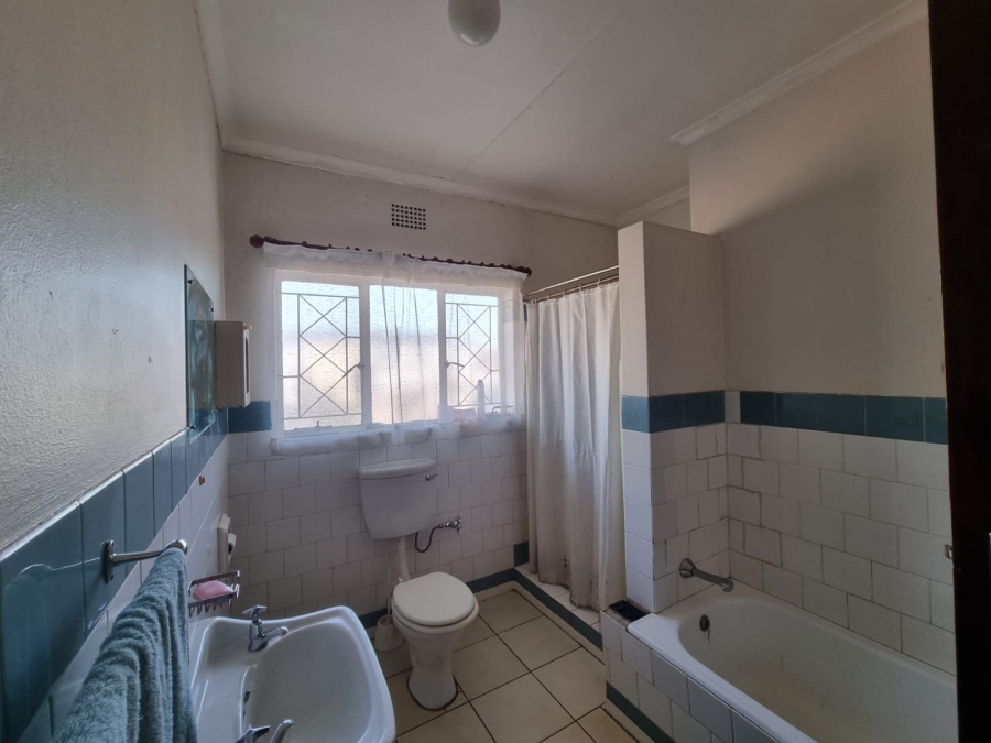 4 Bedroom Property for Sale in Florida Park Gauteng