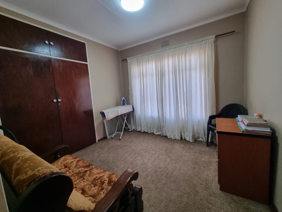4 Bedroom Property for Sale in Florida Park Gauteng