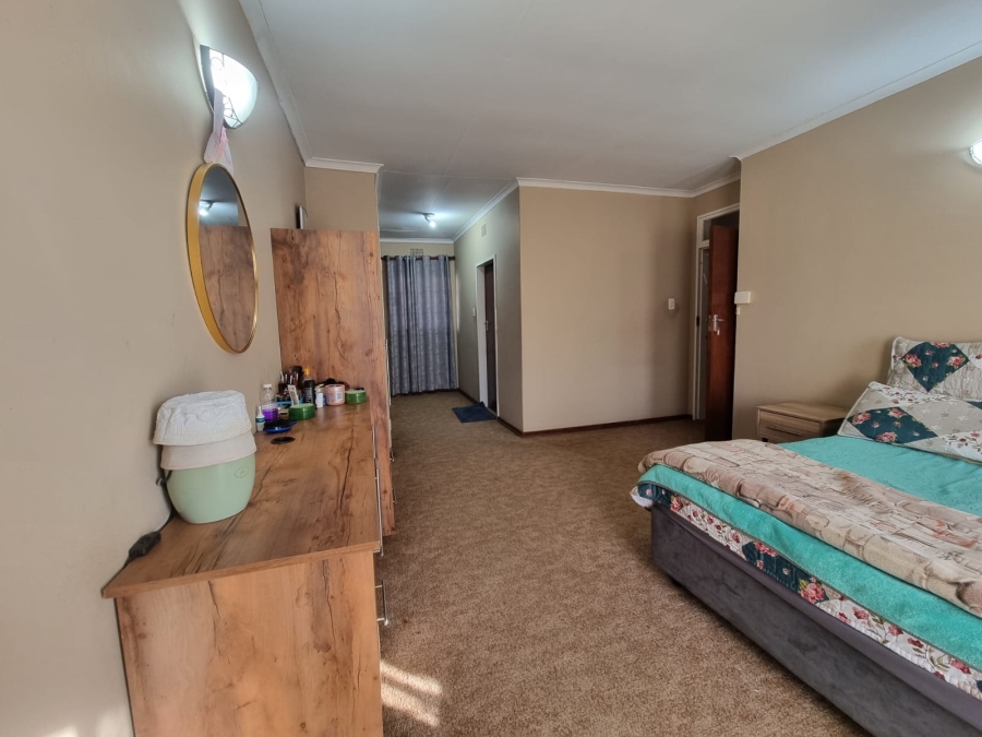 4 Bedroom Property for Sale in Florida Park Gauteng