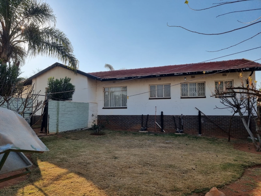 4 Bedroom Property for Sale in Florida Park Gauteng