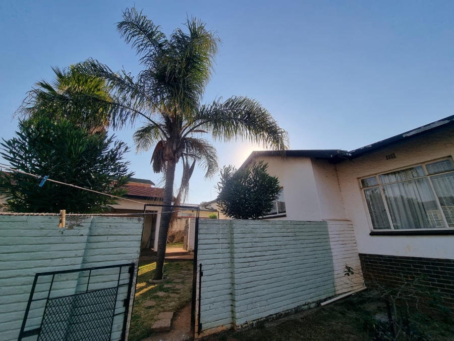 4 Bedroom Property for Sale in Florida Park Gauteng