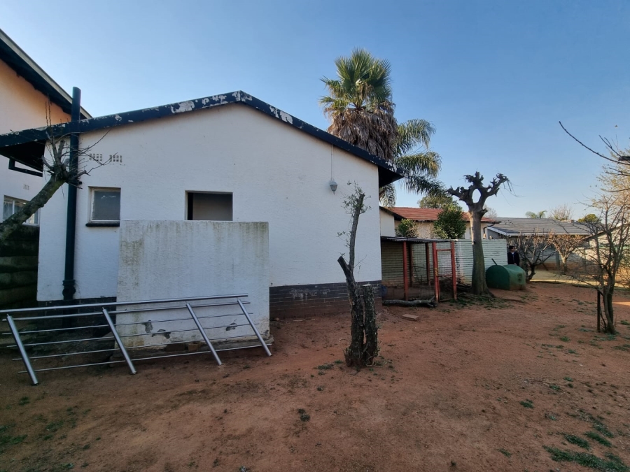 4 Bedroom Property for Sale in Florida Park Gauteng