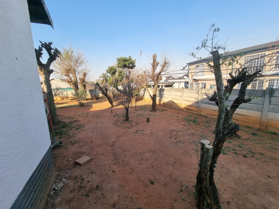4 Bedroom Property for Sale in Florida Park Gauteng