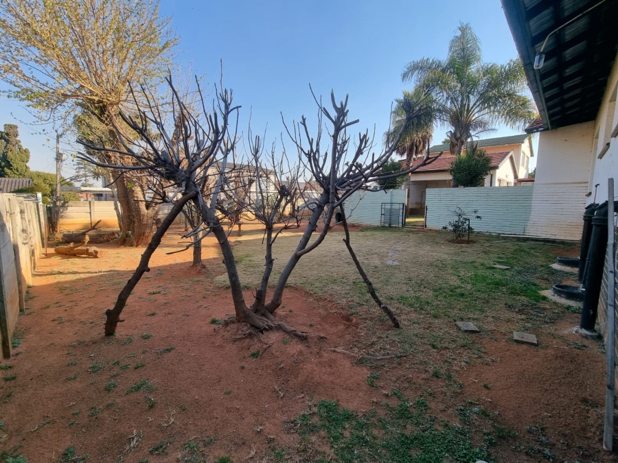 4 Bedroom Property for Sale in Florida Park Gauteng