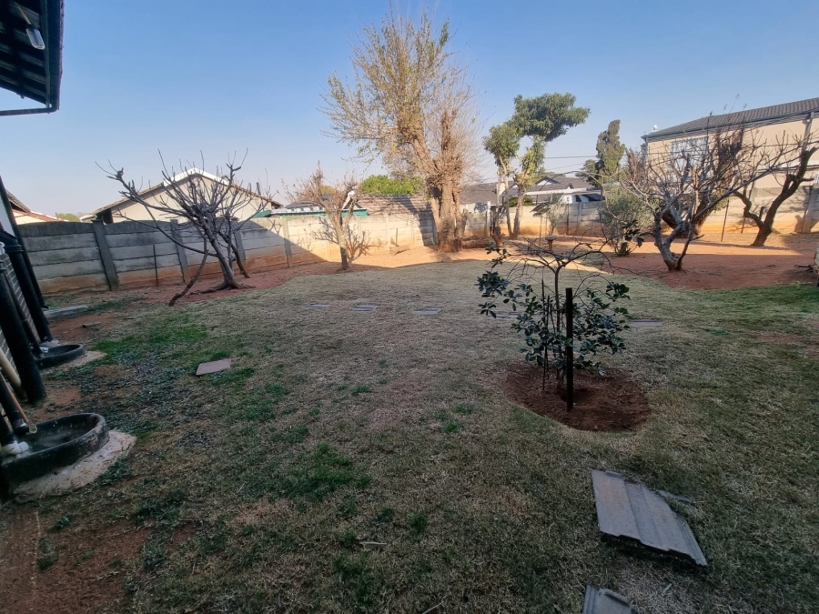4 Bedroom Property for Sale in Florida Park Gauteng
