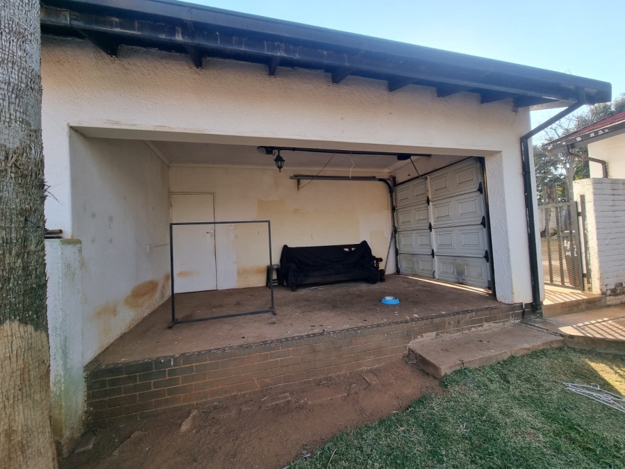 4 Bedroom Property for Sale in Florida Park Gauteng