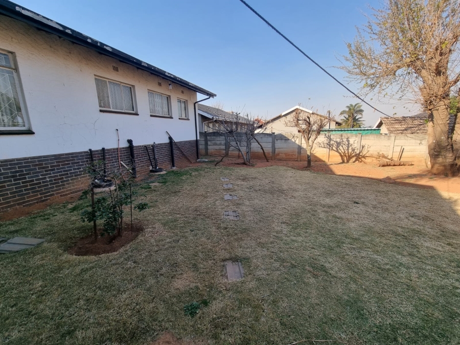 4 Bedroom Property for Sale in Florida Park Gauteng