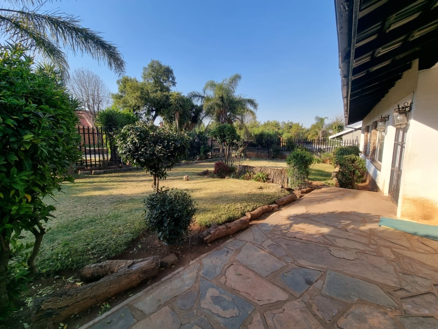 4 Bedroom Property for Sale in Florida Park Gauteng