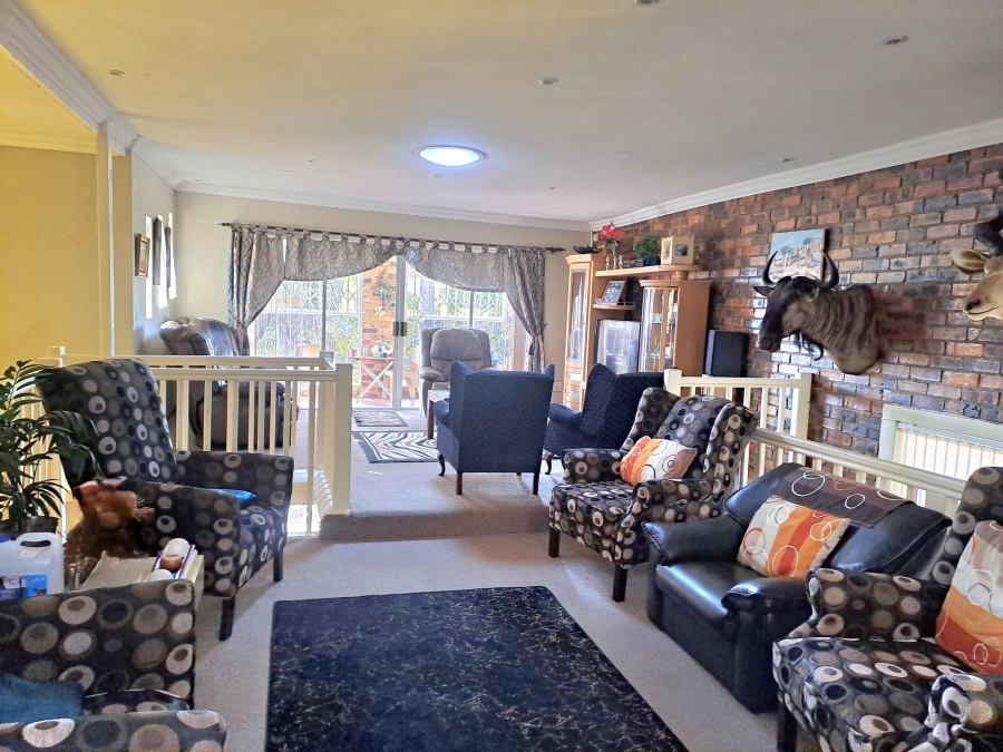 5 Bedroom Property for Sale in Rant En Dal Gauteng