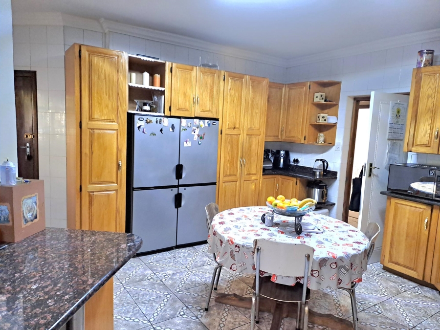 5 Bedroom Property for Sale in Rant En Dal Gauteng