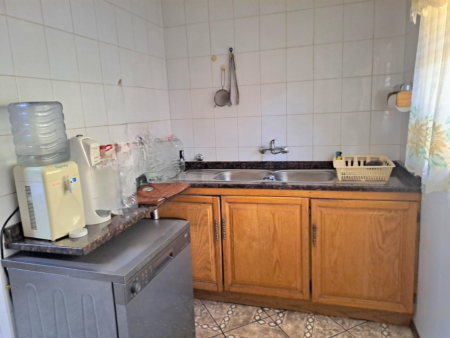 5 Bedroom Property for Sale in Rant En Dal Gauteng