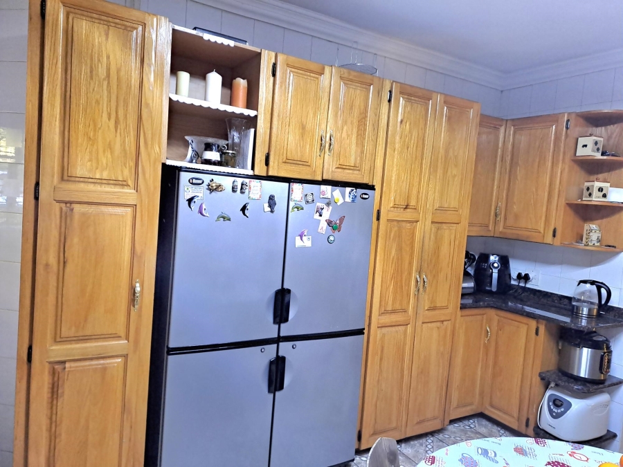 5 Bedroom Property for Sale in Rant En Dal Gauteng