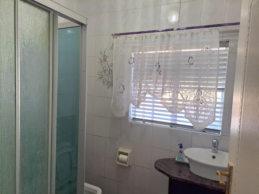 5 Bedroom Property for Sale in Rant En Dal Gauteng