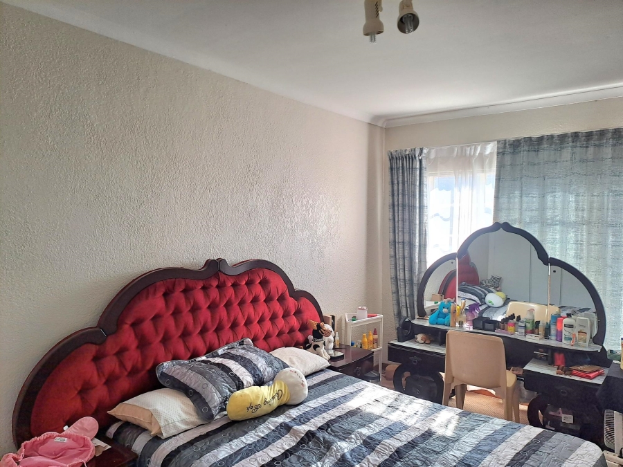 5 Bedroom Property for Sale in Rant En Dal Gauteng
