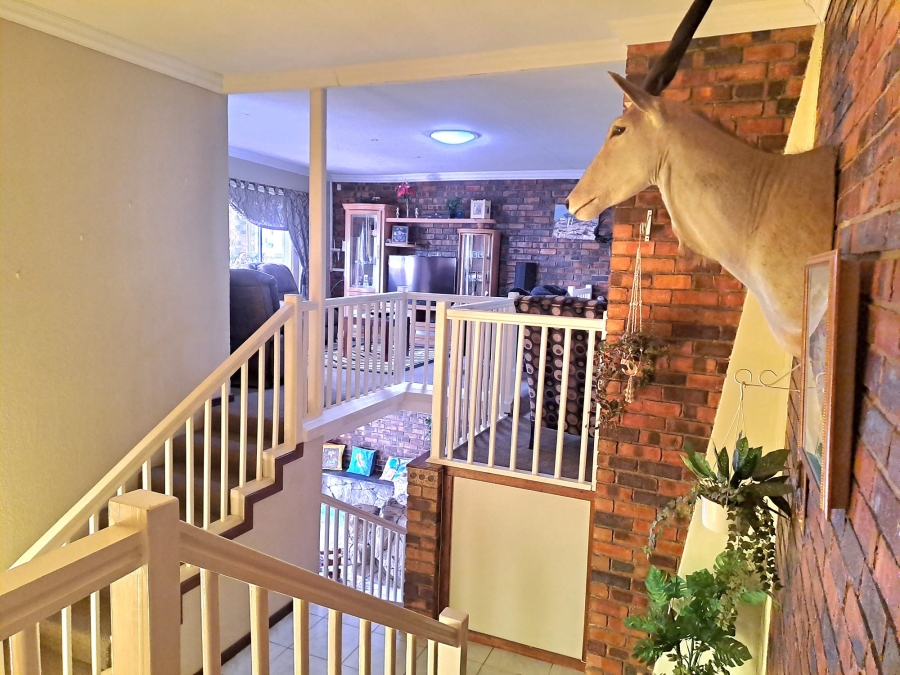 5 Bedroom Property for Sale in Rant En Dal Gauteng