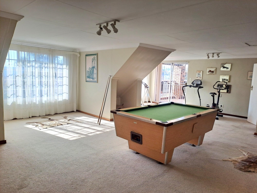 5 Bedroom Property for Sale in Rant En Dal Gauteng