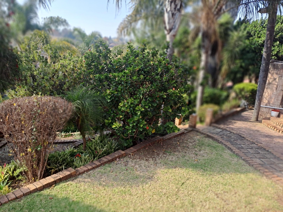 5 Bedroom Property for Sale in Rant En Dal Gauteng