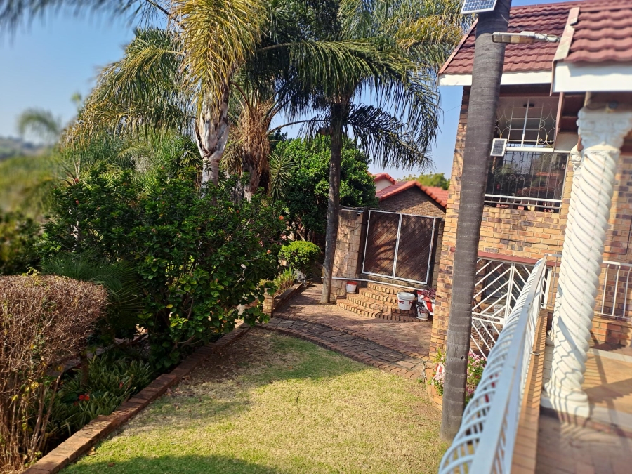 5 Bedroom Property for Sale in Rant En Dal Gauteng