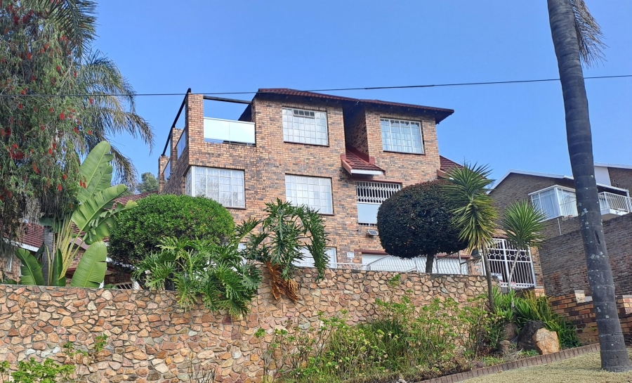 5 Bedroom Property for Sale in Rant En Dal Gauteng