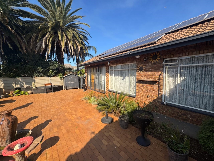 3 Bedroom Property for Sale in Sunair Park Gauteng