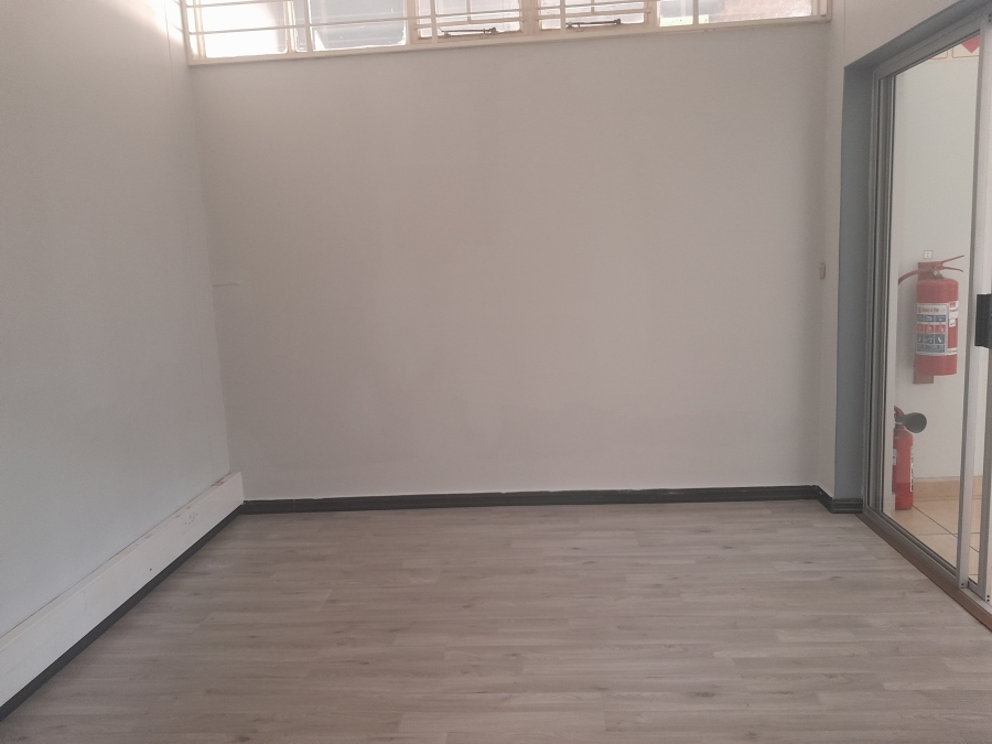 To Let Commercial Property for Rent in Parkhill Gardens Gauteng